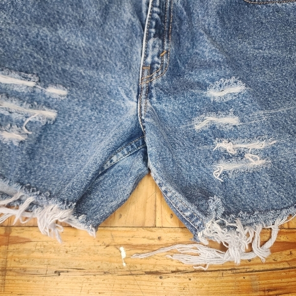 Vintage Levi's Strauss Co. Cutoff Shorts Size 27 - Picture 5 of 7